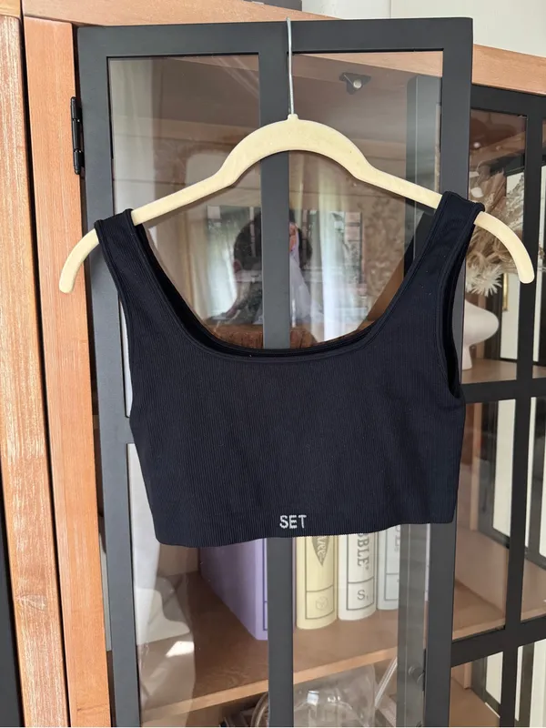 SET Active Sculptflex Box Cut Sports Bra ribbed onyx square neck workout - Image 7