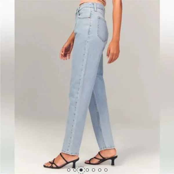 Abercrombie & Fitch Pleated High Rise 80s Mom Jean Size 28 Short - Image 3