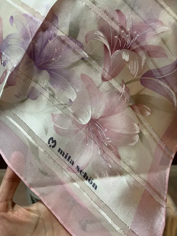Beautiful Vintage Silk Scarf. Pink - Image 7