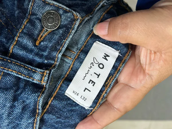 MOTEL denim jeans size 26 parallel leg - Image 11