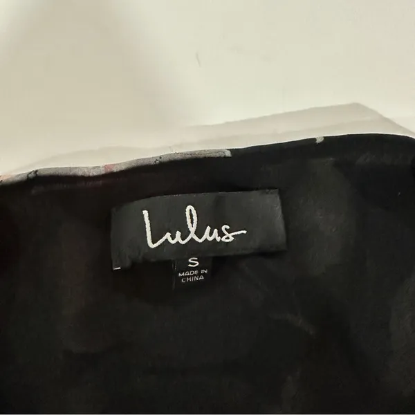 Lulus What’s Bloomin Bell Sleeve Black, Pink & Gray Floral‎ Romper Size S - Image 9