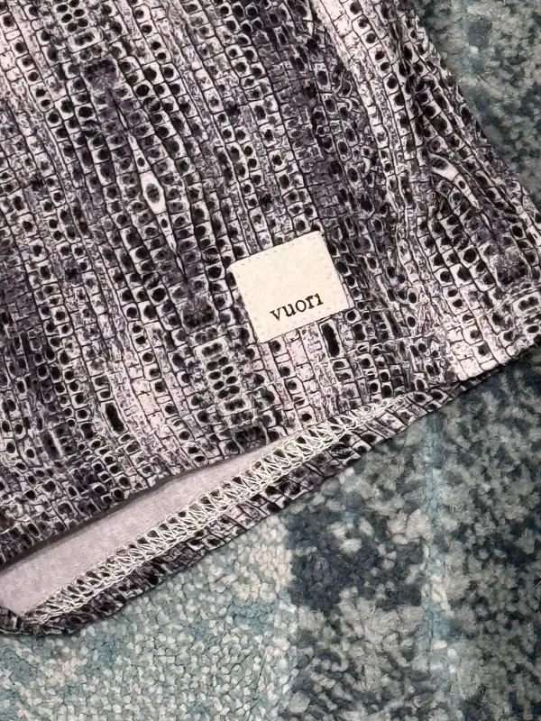 Vuori Dash Shorts Medium Dune Snake - Image 3
