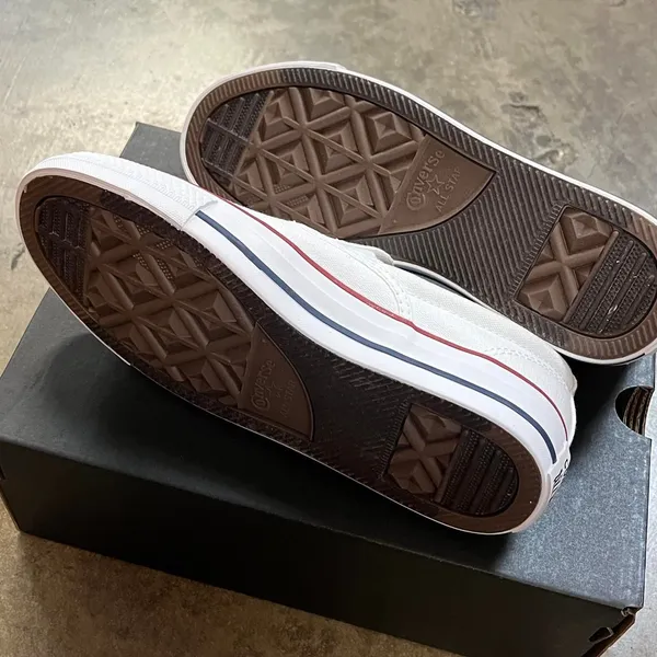Converse Women's White Trainers - Image 6