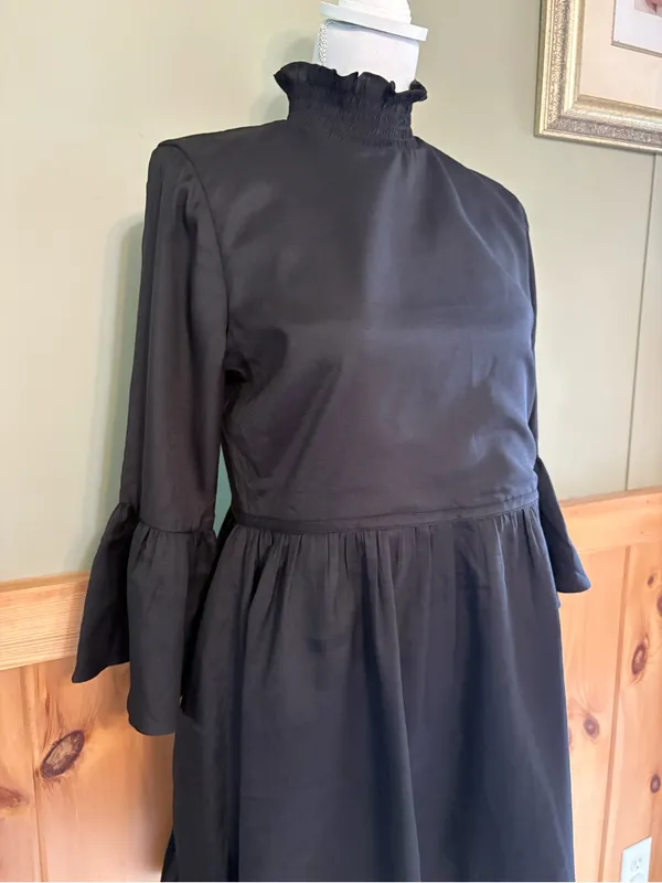Alice + Olivia Aislyn black mock-neck mini dress w/ flutter sleeves Size 8 - Image 3