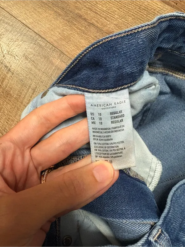 American Eagle Relaxed Mom Jean Cotton Blend Size 10 Regular - Image 3