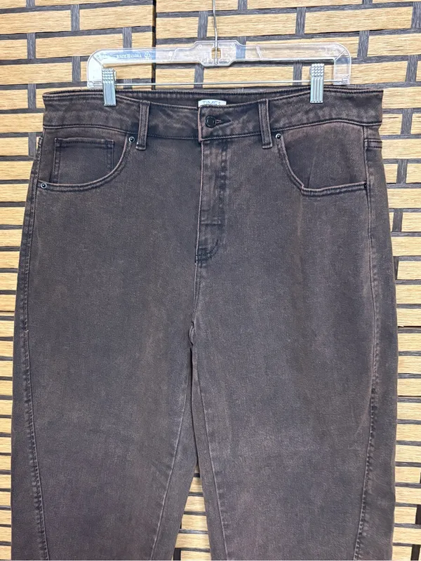 Time and tru brown barrel leg jeans size 16 - Image 4
