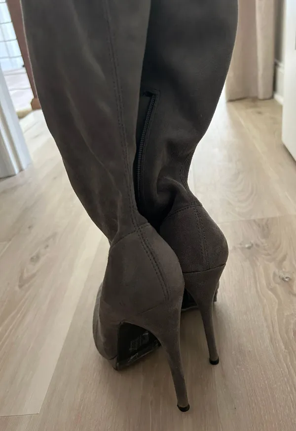 Grey Knee High Boots Gray Size 8 - Image 2