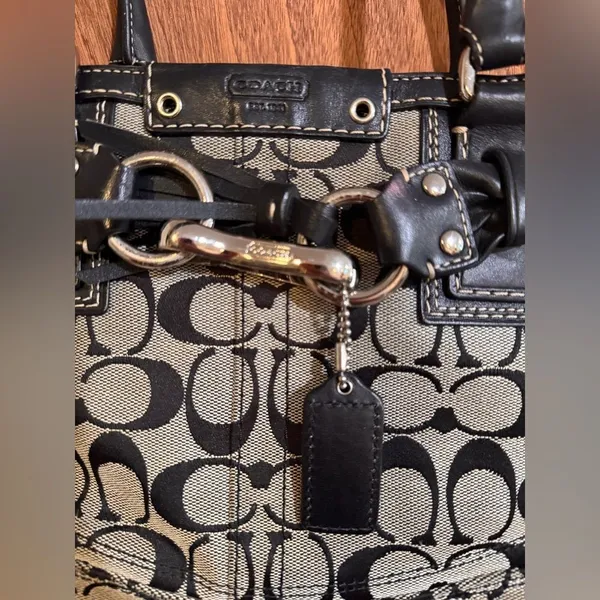 Coach Signature Hampton Black Handbag Tote - Image 13
