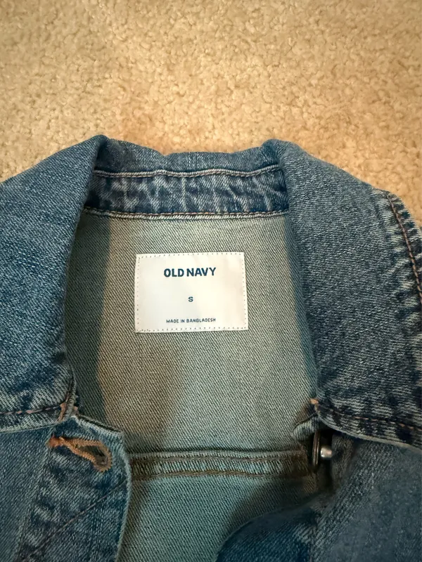 Old Navy Jean Jacket Denim Women’s - Image 2