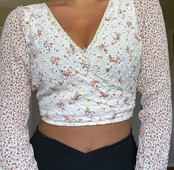 American Eagle Adorable  Crop! - Image 2
