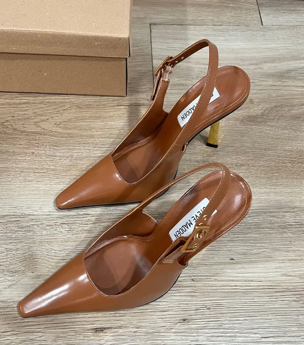 Steve Madden “Divine” Camel Leather Pointed Toe Slingback w Gold Heel - Size 6 - Image 3