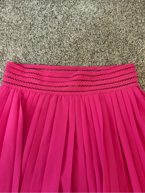 Altar'd State Pleated Pink Women's Skirt - Flowy A-Line Design - Image 2