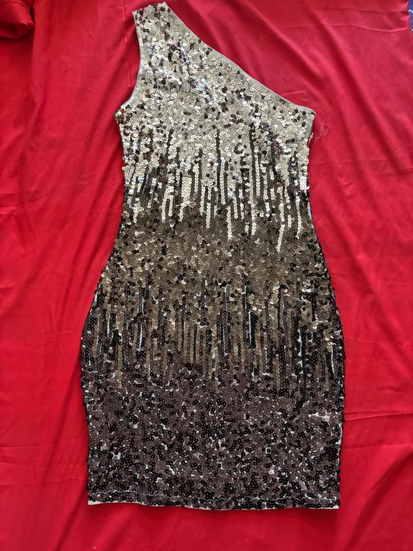 Gorgeous Silver & Black Sequin Dress – Size M - Image 3