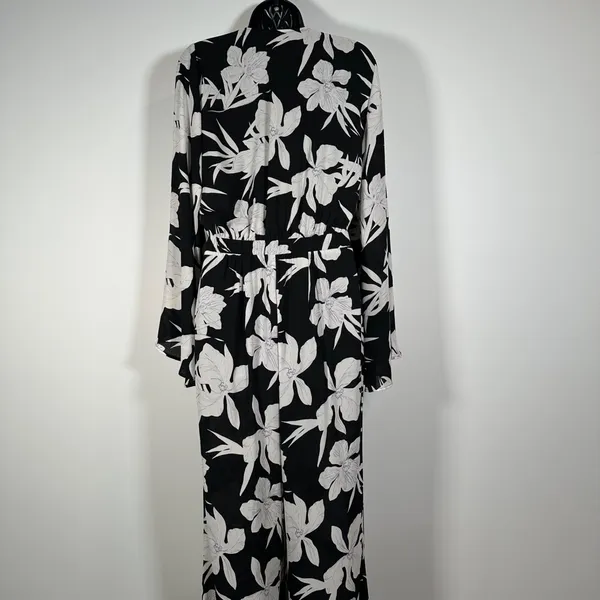 Show Me Your Mumu Jaelynn Jumpsuit Womens Medium Black/White Tied Up Bell Sleeve - Image 9
