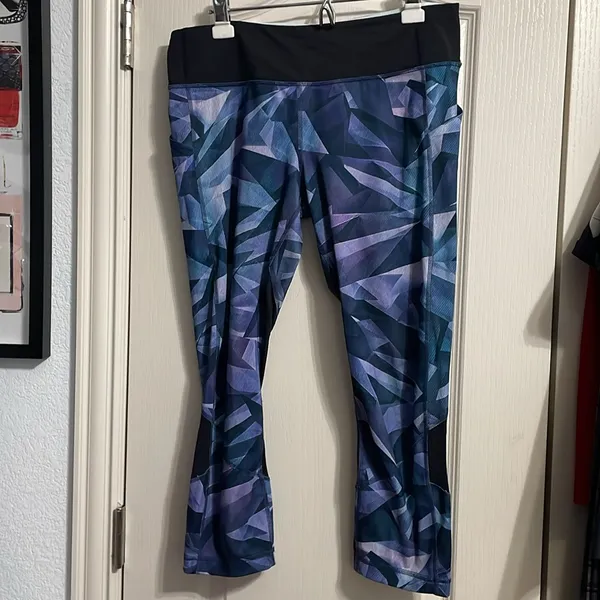 Lululemon Pace Rival Crop Pretty Prism Multi Leggings Athleisure‎ Gym Running - Image 4