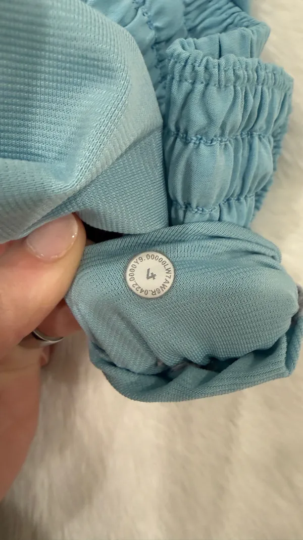 Lululemon Hotty Hot 2.5" - Image 3
