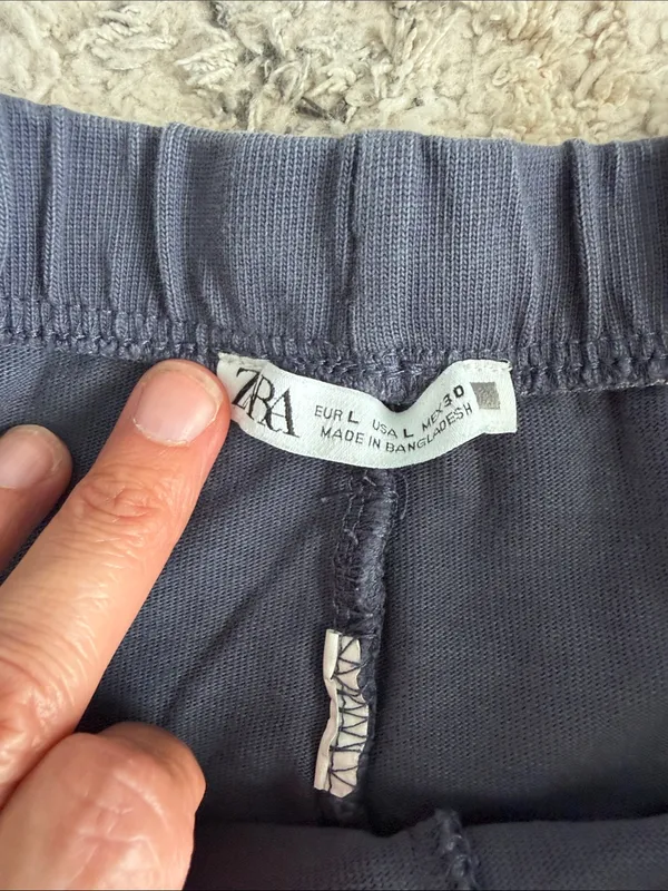 Zara Navy Blue Drawstring Knit Shorts Size Large - Image 2