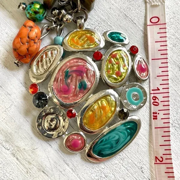 Colorful beaded silver tone pendant necklace - Image 11