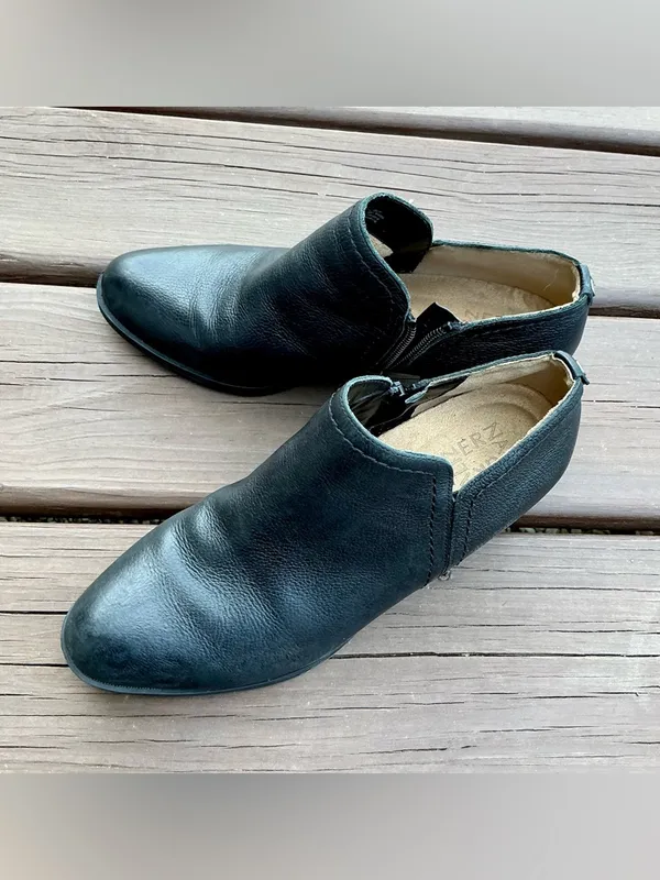 Naturalizer casual booties 🖤🖤 - Image 2