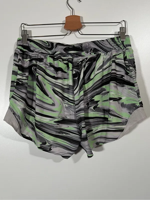 Lululemon Hotty Hot Shorts 4” Special Edition Paint Glide Warp Multi Chrome - Image 4