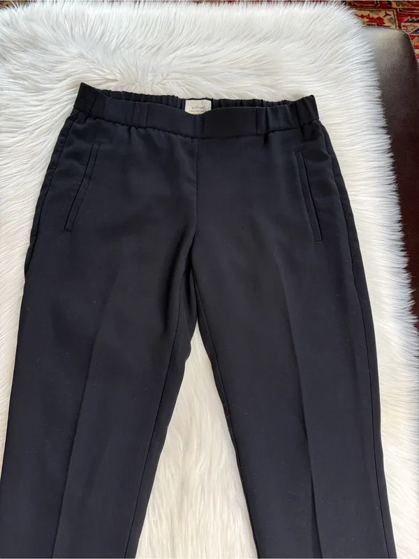 Wilfred Aritzia Black Darontal Crepe Cropped Trousers - Image 3