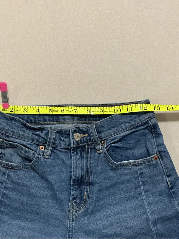 Old Navy Women's Barrel leg Jeans in Dark Blue Denim - Image 5