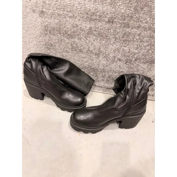 Steve Madden Women Knee High Boots 10 Black Faux Leather Lug Sole Platform Heel - Image 6