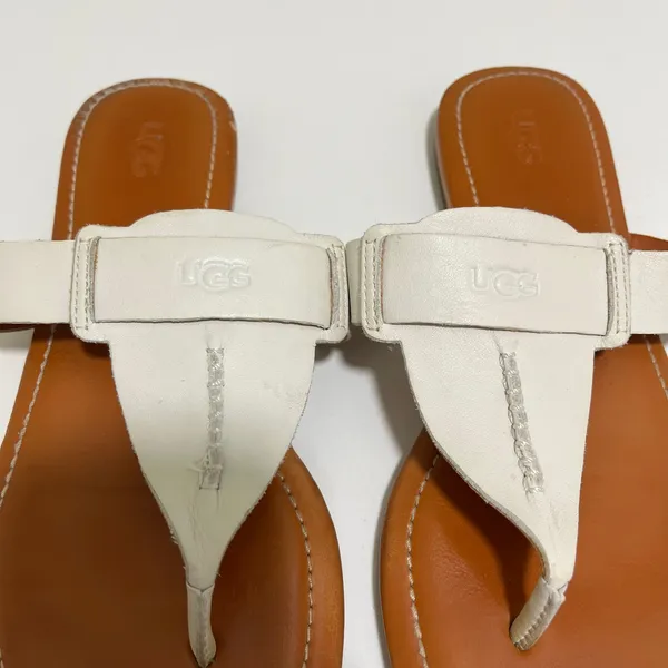 UGG Women's Gaila Slip‎ On Sandal Size 9 - Image 4