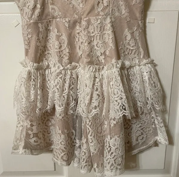 NWT! Angel Biba Chic White Floral Lace Mini Dress Women’s V-Neck Ruffle Size Large - Image 8
