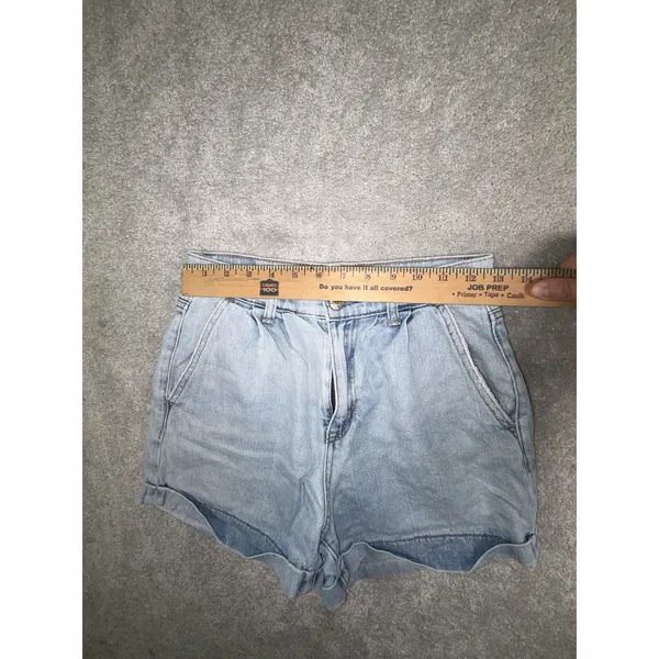 American Eagle Mom Short Cuffed Light Wash Size 0 - Image 7