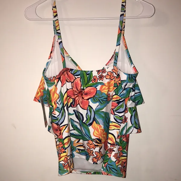 NWT!! Tropical Floral Women's Swimsuit Top Size Medium - Image 3