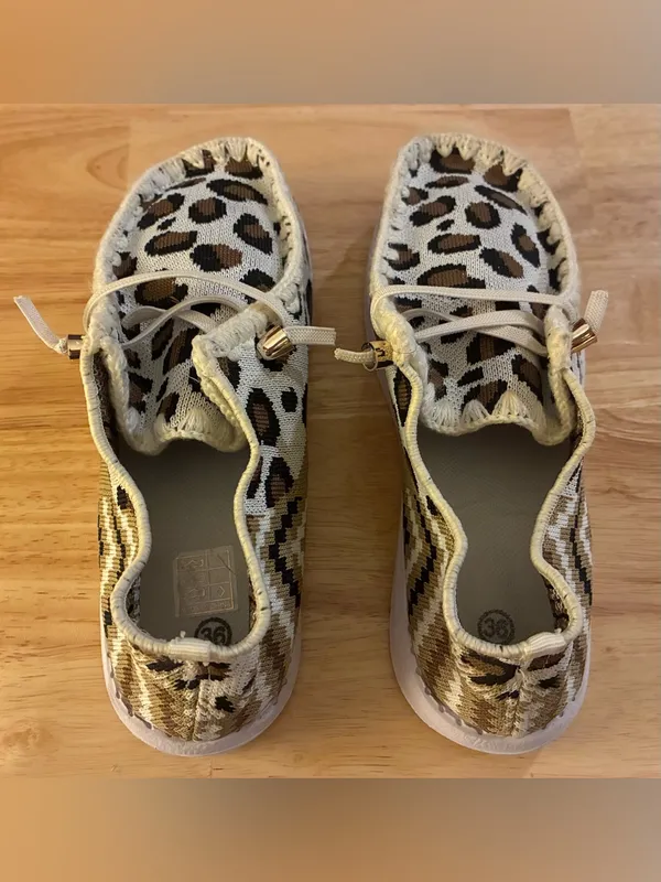 Leopard Print Slip-On Women’s Shoes in Beige Size 5.5 - Image 3