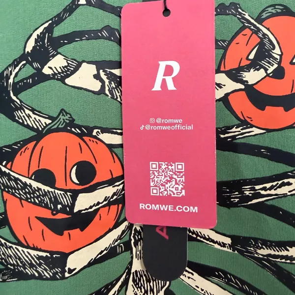 NWT Romwe Green Skeleton Print Sweatshirt L - Image 5