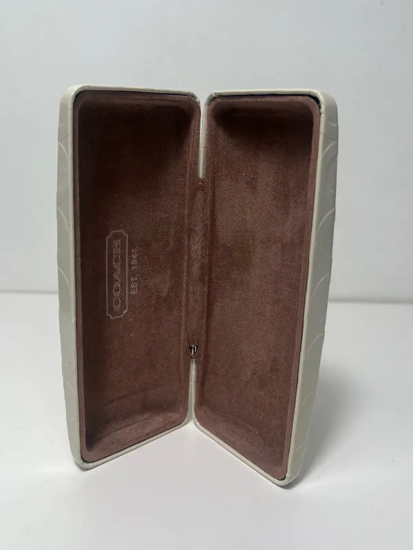 Coach Embossed Logo Large Hard Clamshell Sunglasses Eye Glasses Eyewear Case - Image 12