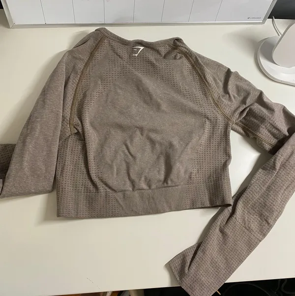 Gymshark Long-sleeve Crop Top - Image 3