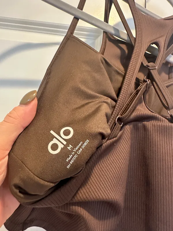 Cropped Alo Workout Top - Image 3