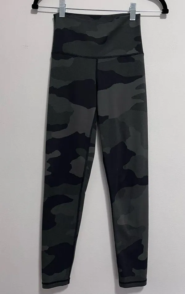 AERIE CHILL PLAY MOVE Camo Leggings 26” Women’s Pants Sz Small. EUC - Image 4