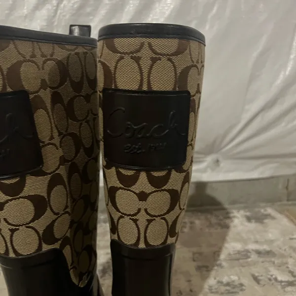 Coach Brown Rubber Logo Rain Boots Size 6 US - Image 3