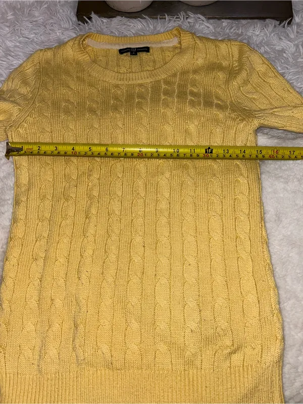 GAP Women's Yellow Cable Knit Crewneck long sleeve Sweater woman’s small - Image 4