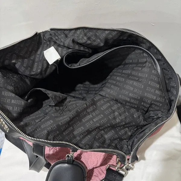 Steve‎ Madden Pink quilted tote Travel bag and detachable crossbody Bag Keychain - Image 8
