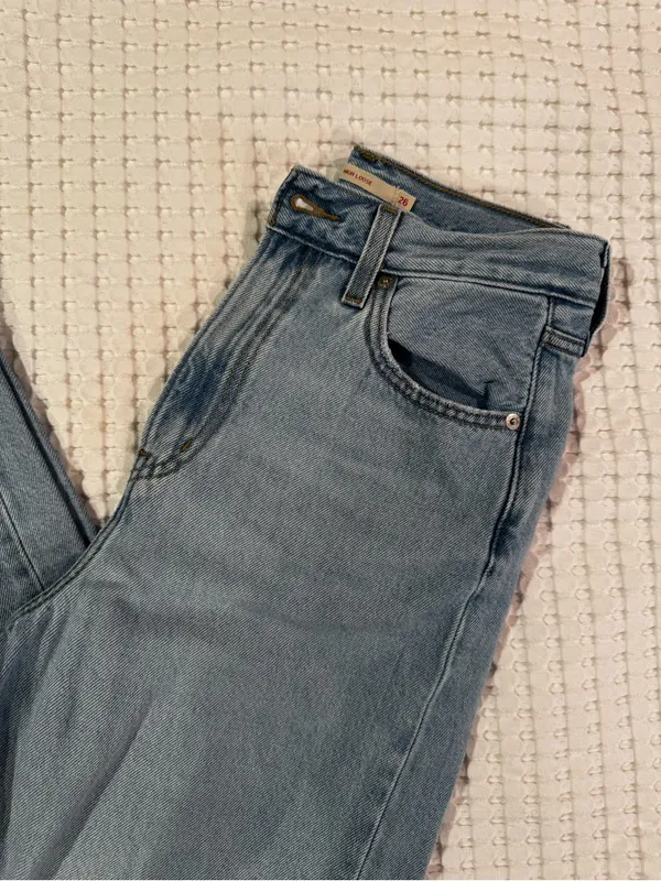 Levi’s Women’s High Loose Jeans - Image 2