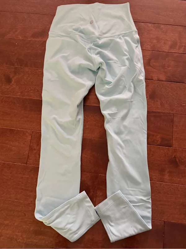 Lululemon size 4 Light Blue High-Waist Leggings - Image 3