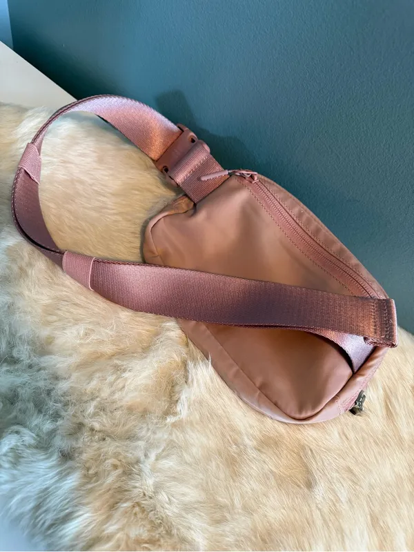 Lululemon Everywhere Pink Nylon Belt Bag - Image 5