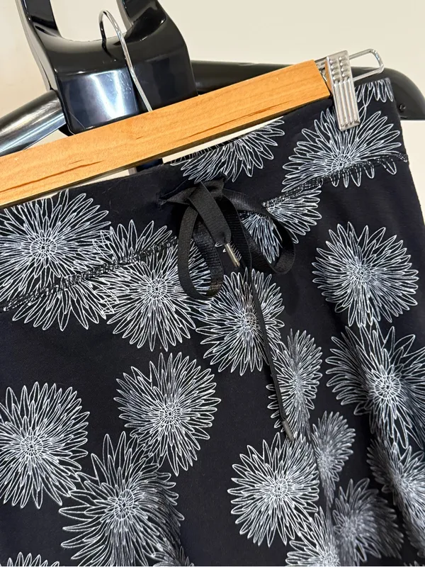Alpine Design Black & White Floral Skirt XS - Image 3