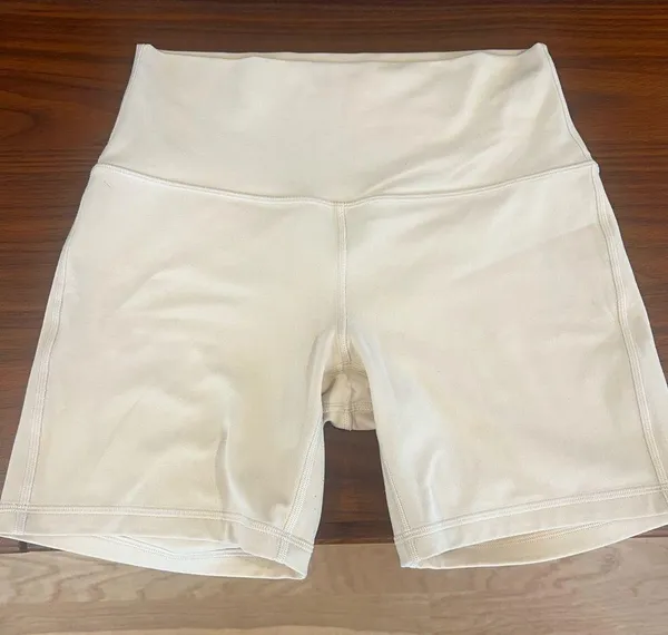 Lululemon Align Highrise Short 6" Double Lined Nulu Size 8🥂 Prosecco - Image 2