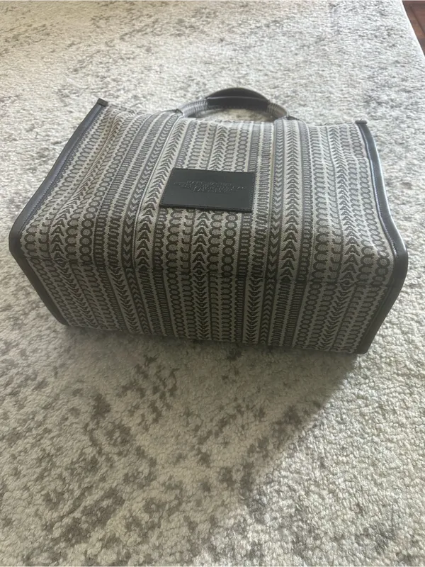 Marc Jacobs Black and Cream Logo Jacquard Tote-Large - Image 5