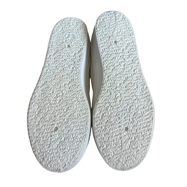 Women’s Soda platform High top sneaker white w silver star and round stud size 8 - Image 5