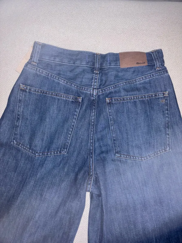 Madewell Curvy Superwide Leg Jeans 25T - Image 4
