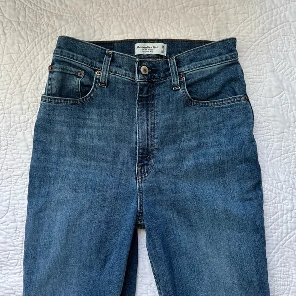 Abercrombie & Fitch Curve Love Ultra High Rise 90s Straight Jean size 26 - Image 5