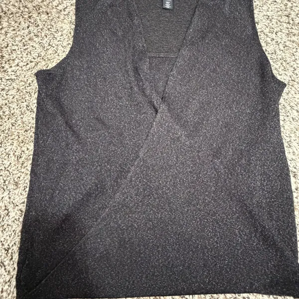 White House Black Market Grey Metallic Knit Surplice Wrap Sleeveless Top M - Image 3